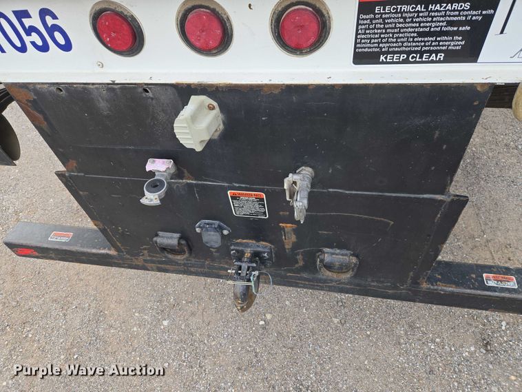 image for item ET5139 2010 Kenworth T370 bucket truck