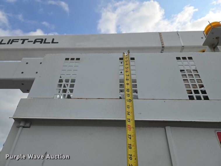 image for item ET5139 2010 Kenworth T370 bucket truck