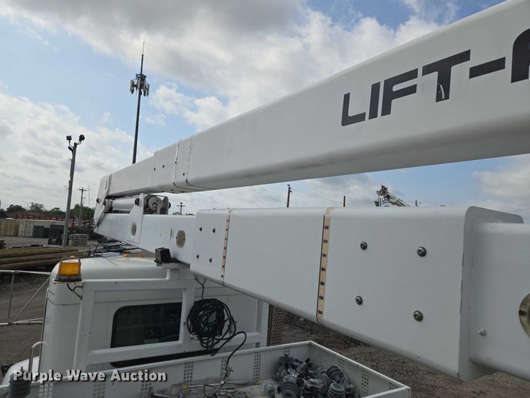 image for item ET5139 2010 Kenworth T370 bucket truck