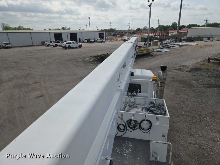 image for item ET5139 2010 Kenworth T370 bucket truck