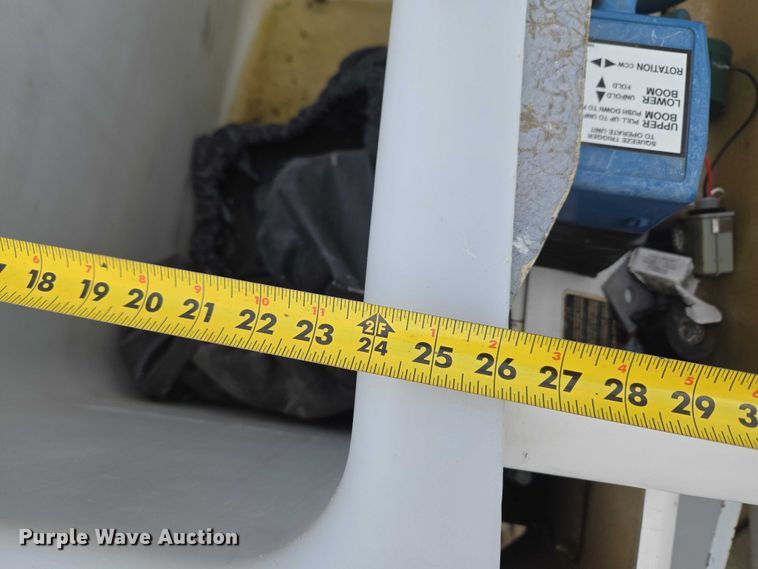 image for item ET5139 2010 Kenworth T370 bucket truck