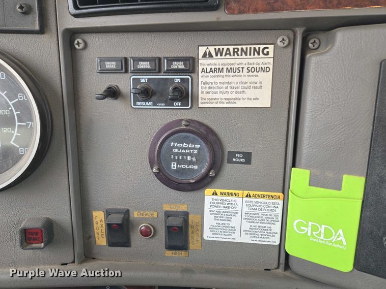 image for item ET5139 2010 Kenworth T370 bucket truck