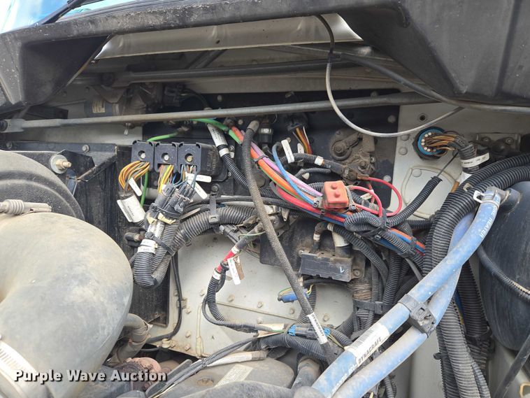 image for item ET5139 2010 Kenworth T370 bucket truck