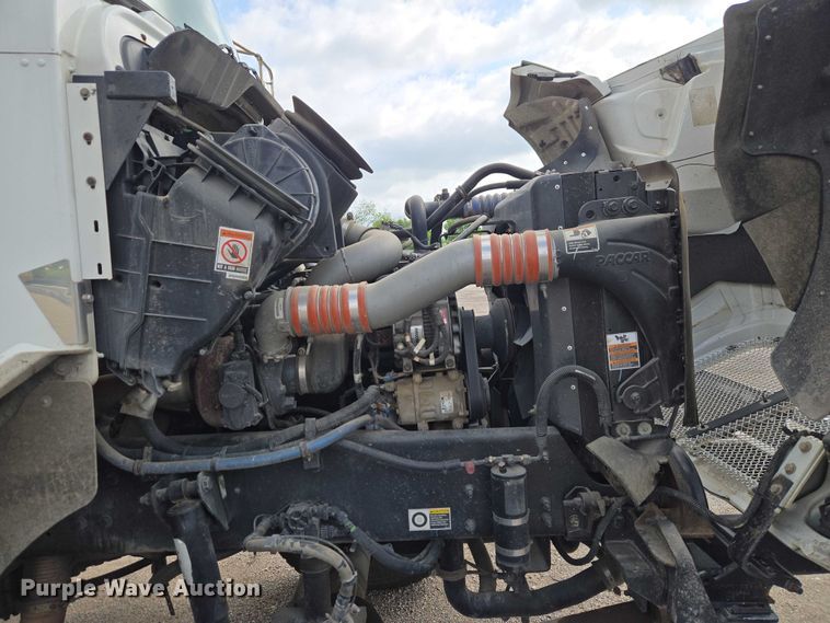 image for item ET5139 2010 Kenworth T370 bucket truck