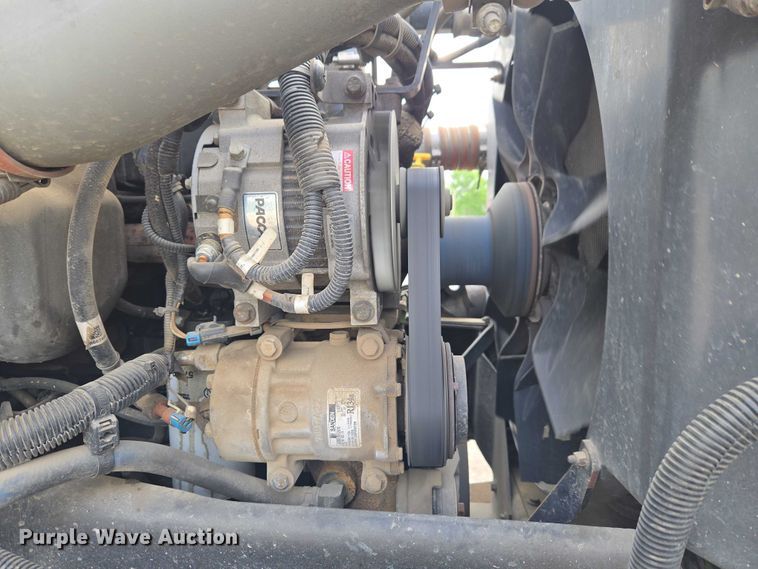 image for item ET5139 2010 Kenworth T370 bucket truck