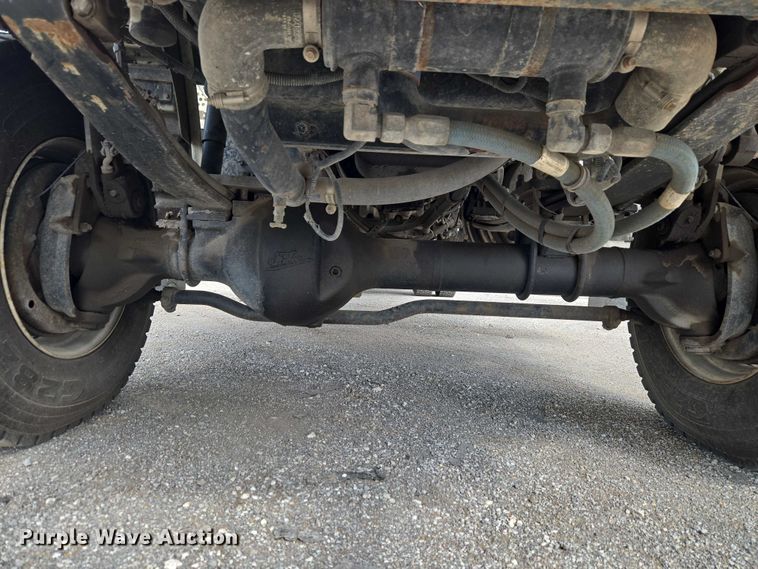 image for item ET5139 2010 Kenworth T370 bucket truck