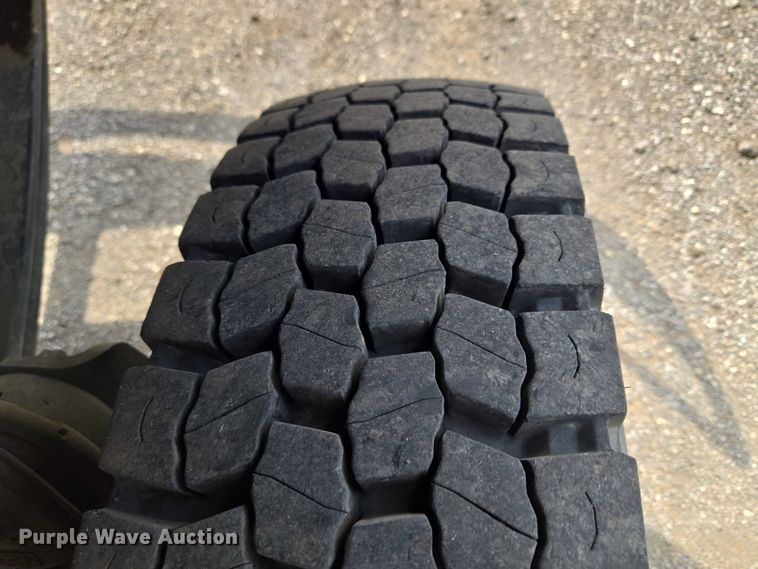 image for item ET5139 2010 Kenworth T370 bucket truck