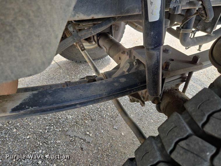 image for item ET5139 2010 Kenworth T370 bucket truck