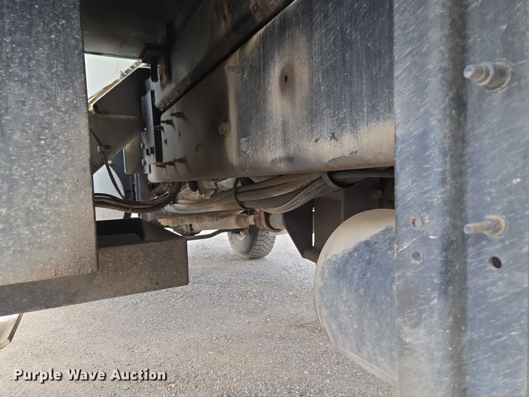 image for item ET5139 2010 Kenworth T370 bucket truck