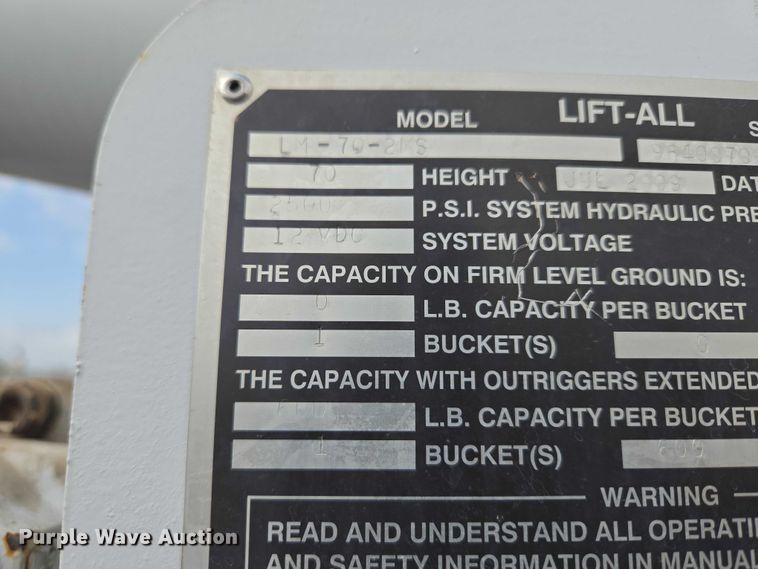 image for item ET5139 2010 Kenworth T370 bucket truck