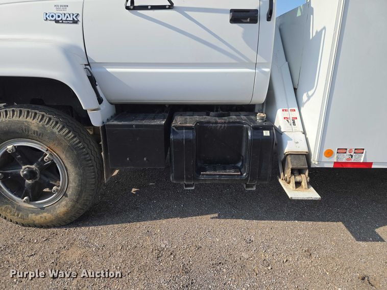 image for item ET5140 1994 Chevrolet C6500 bucket truck