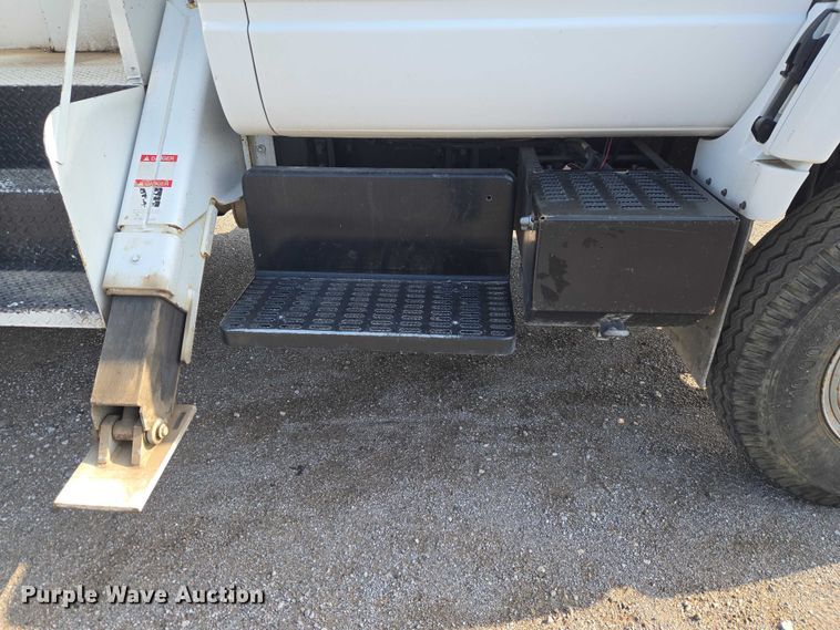 image for item ET5140 1994 Chevrolet C6500 bucket truck