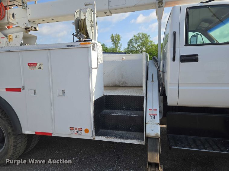 image for item ET5140 1994 Chevrolet C6500 bucket truck