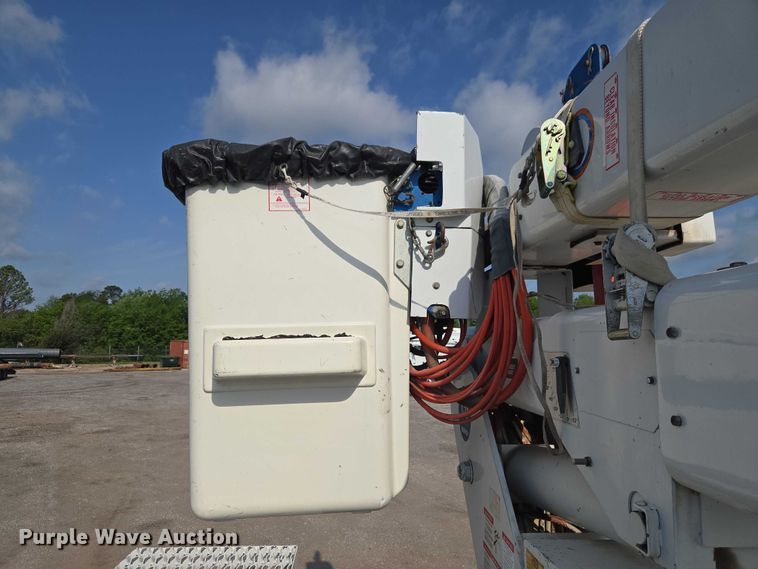 image for item ET5140 1994 Chevrolet C6500 bucket truck