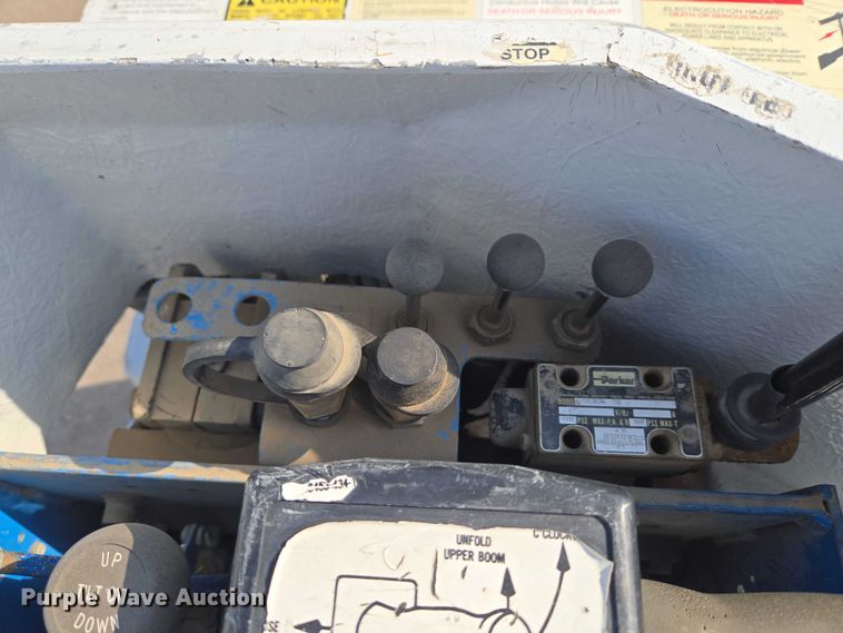 image for item ET5140 1994 Chevrolet C6500 bucket truck