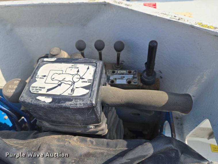 image for item ET5140 1994 Chevrolet C6500 bucket truck