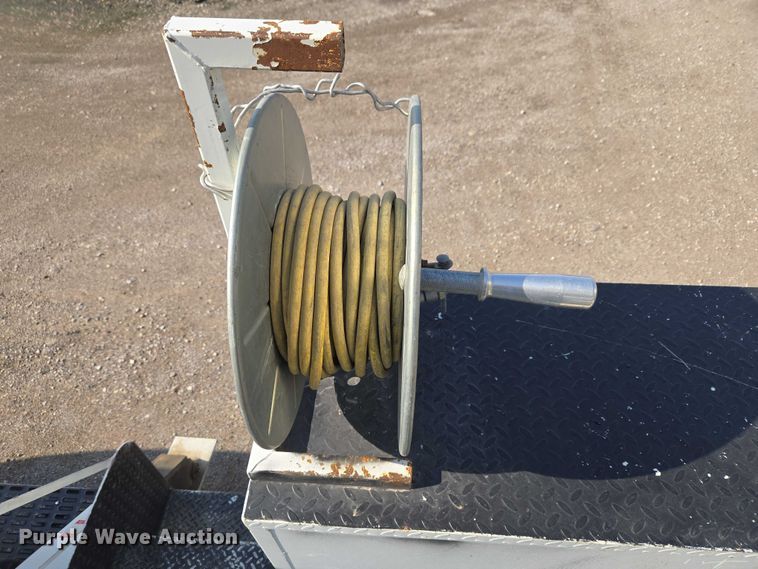 image for item ET5140 1994 Chevrolet C6500 bucket truck