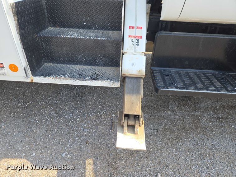 image for item ET5140 1994 Chevrolet C6500 bucket truck