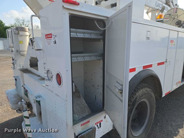 image for item ET5140 1994 Chevrolet C6500 bucket truck