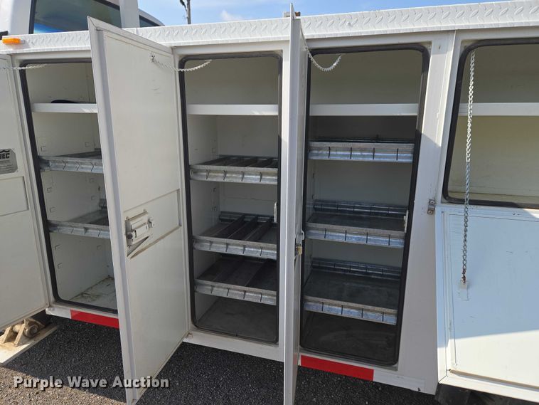 image for item ET5140 1994 Chevrolet C6500 bucket truck