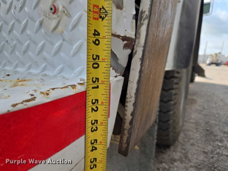 image for item ET5140 1994 Chevrolet C6500 bucket truck