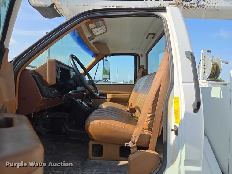 image for item ET5140 1994 Chevrolet C6500 bucket truck