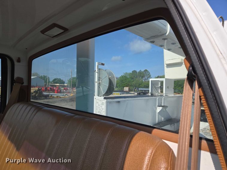 image for item ET5140 1994 Chevrolet C6500 bucket truck