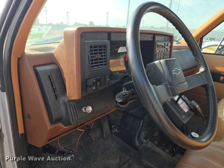 image for item ET5140 1994 Chevrolet C6500 bucket truck