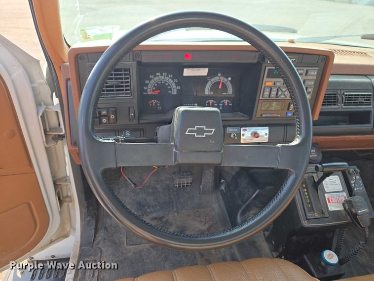 image for item ET5140 1994 Chevrolet C6500 bucket truck