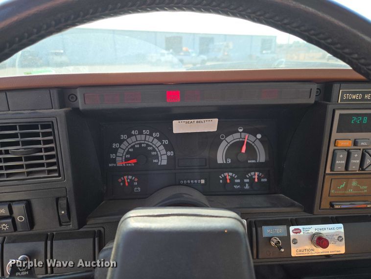 image for item ET5140 1994 Chevrolet C6500 bucket truck