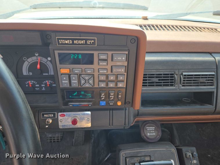 image for item ET5140 1994 Chevrolet C6500 bucket truck