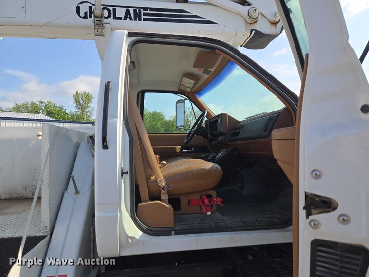 image for item ET5140 1994 Chevrolet C6500 bucket truck