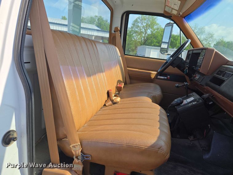 image for item ET5140 1994 Chevrolet C6500 bucket truck