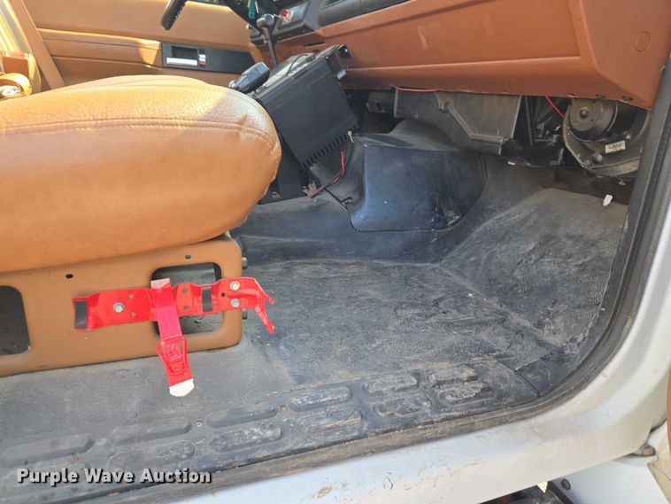 image for item ET5140 1994 Chevrolet C6500 bucket truck