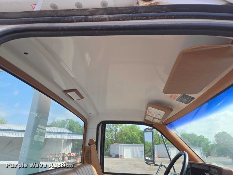 image for item ET5140 1994 Chevrolet C6500 bucket truck