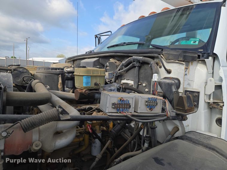 image for item ET5140 1994 Chevrolet C6500 bucket truck