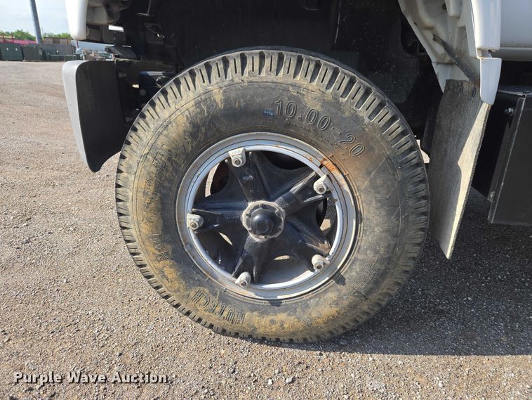 image for item ET5140 1994 Chevrolet C6500 bucket truck