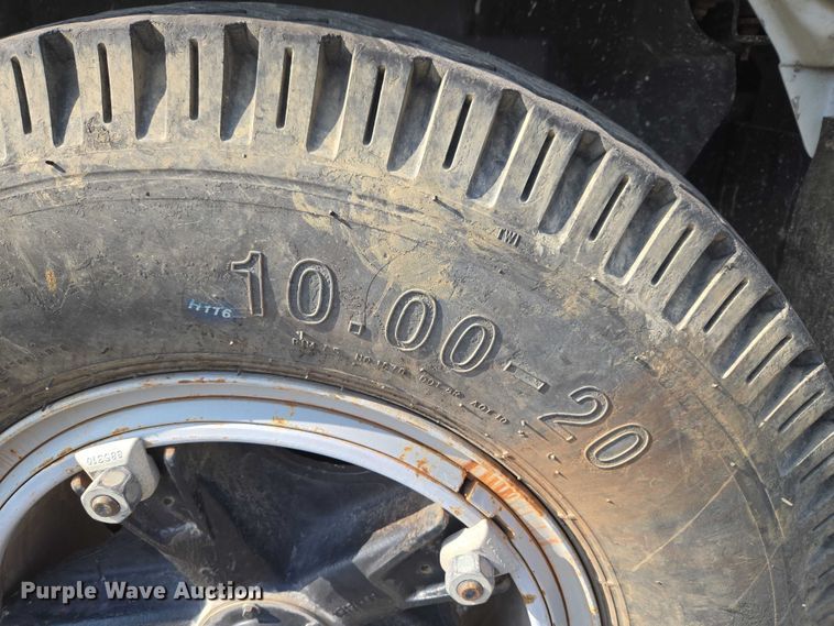 image for item ET5140 1994 Chevrolet C6500 bucket truck