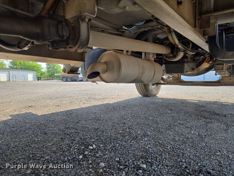 image for item ET5140 1994 Chevrolet C6500 bucket truck