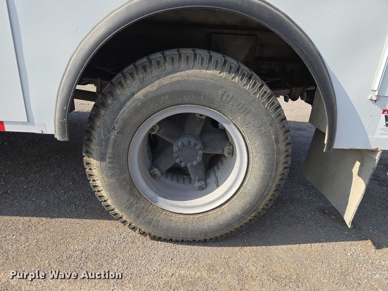 image for item ET5140 1994 Chevrolet C6500 bucket truck