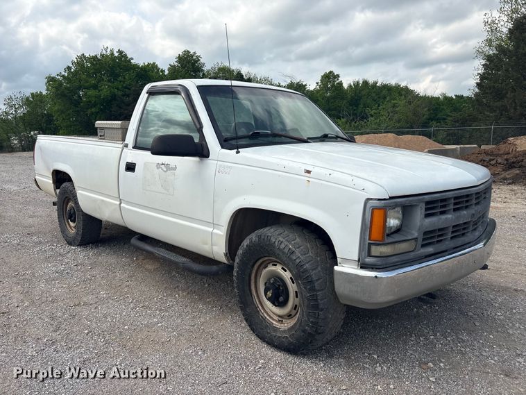 image for item ET5141 1993 Chevrolet Cheyenne pickup truck