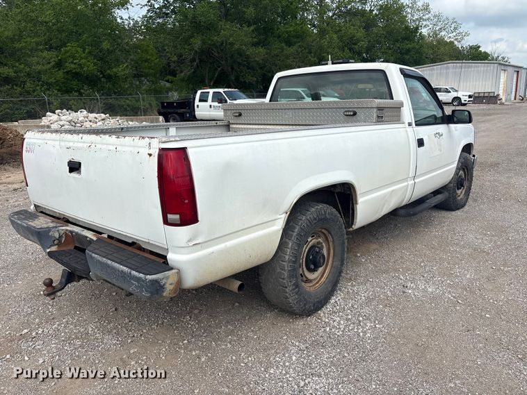 image for item ET5141 1993 Chevrolet Cheyenne pickup truck