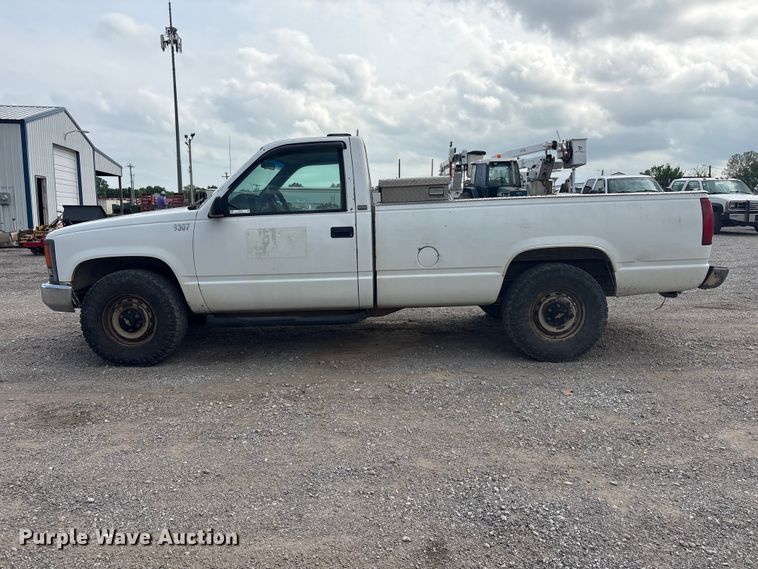 image for item ET5141 1993 Chevrolet Cheyenne pickup truck