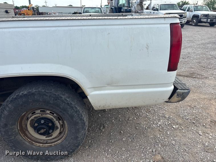 image for item ET5141 1993 Chevrolet Cheyenne pickup truck