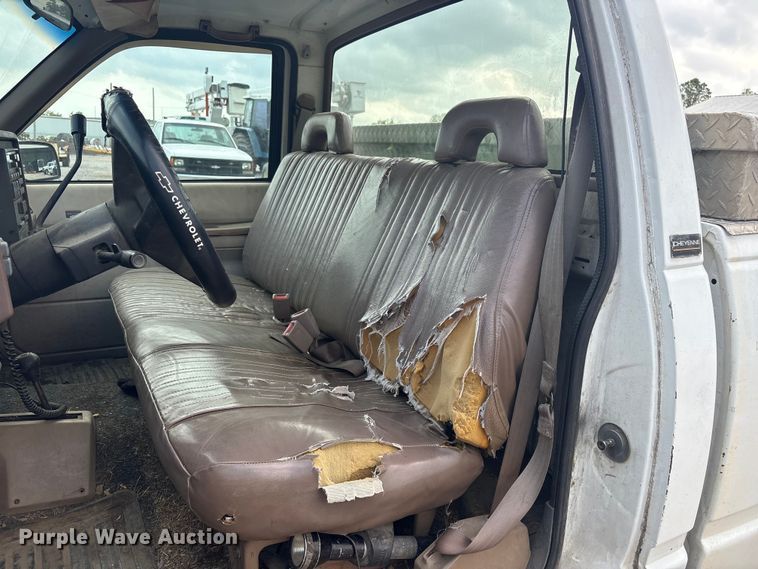 image for item ET5141 1993 Chevrolet Cheyenne pickup truck