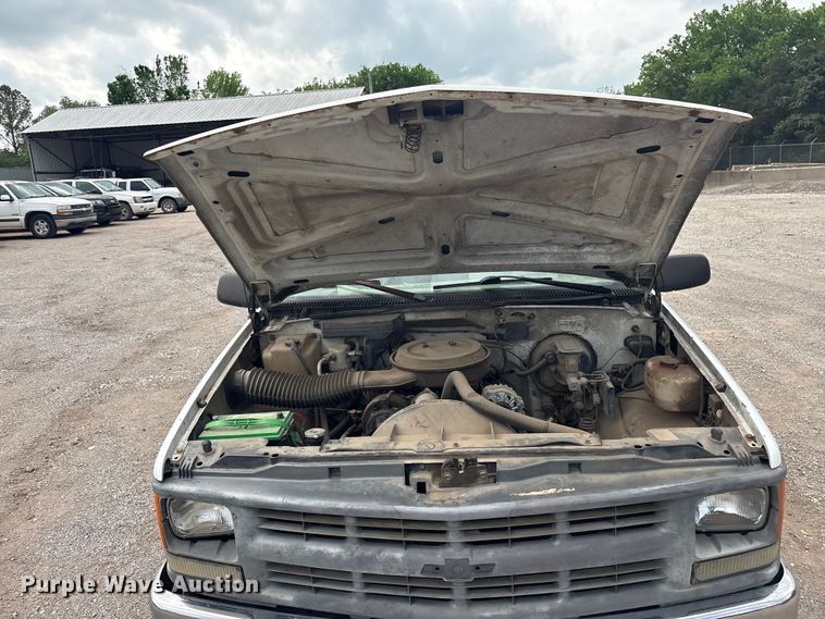 image for item ET5141 1993 Chevrolet Cheyenne pickup truck