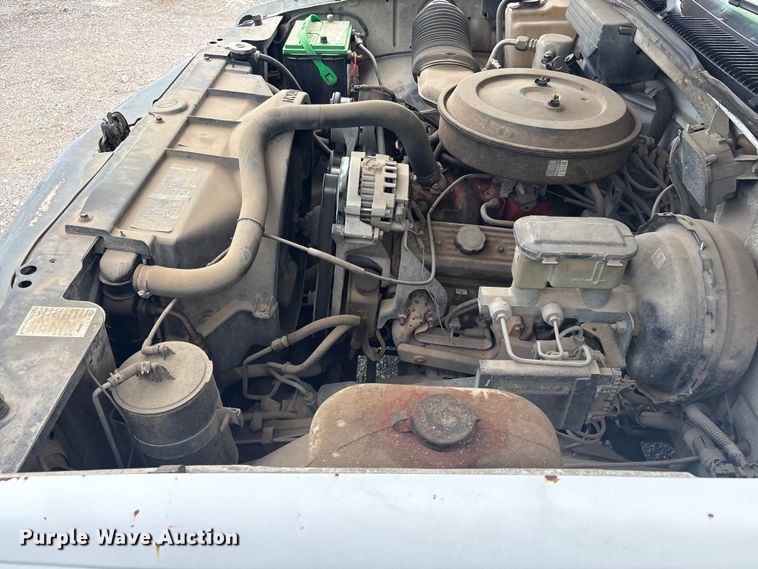 image for item ET5141 1993 Chevrolet Cheyenne pickup truck