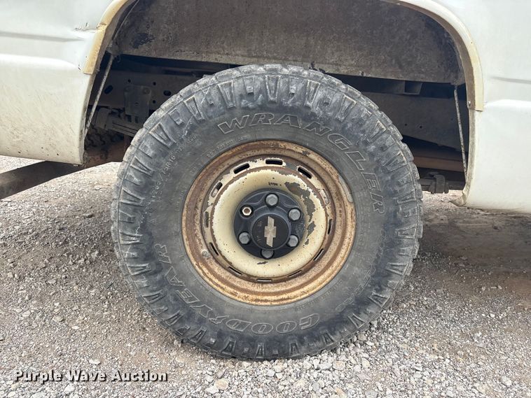 image for item ET5141 1993 Chevrolet Cheyenne pickup truck