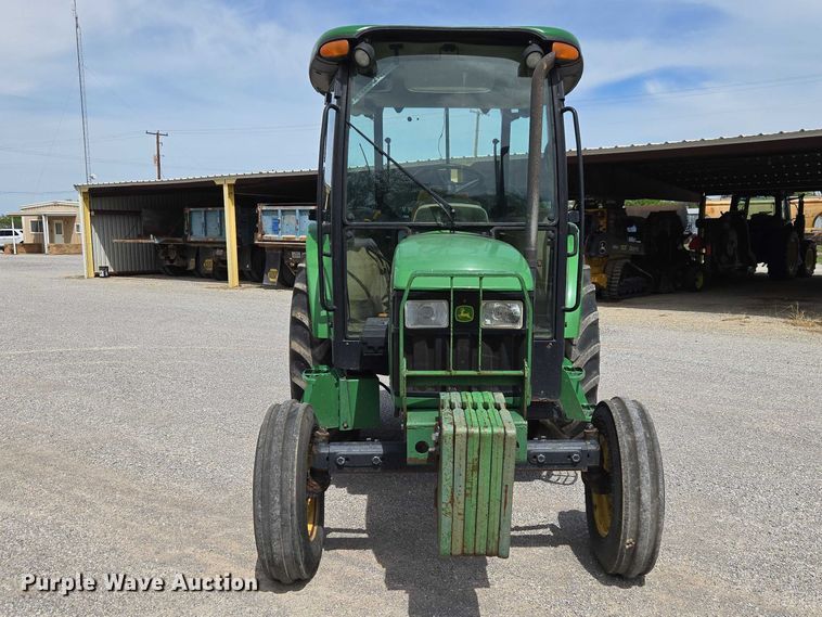 image for item ET5175 2002 John Deere 5320 tractor