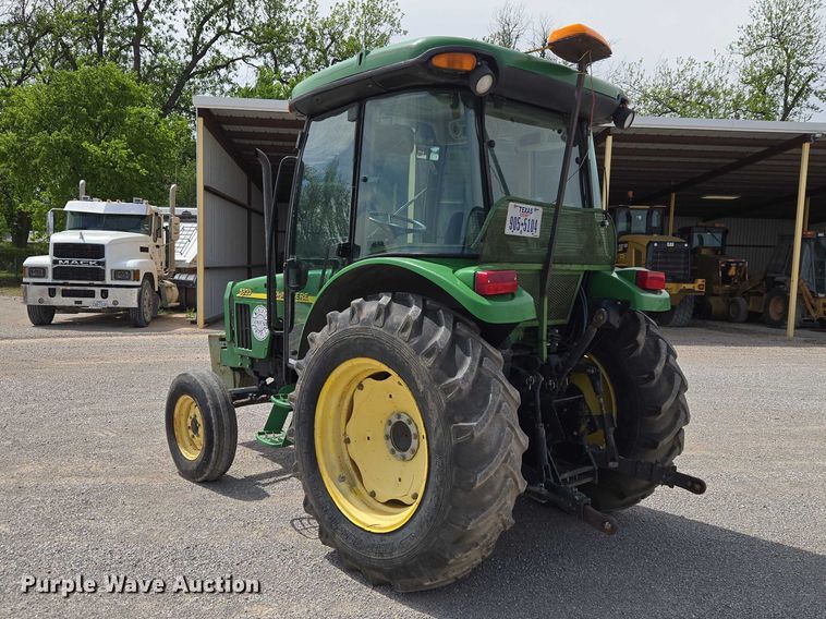 image for item ET5175 2002 John Deere 5320 tractor